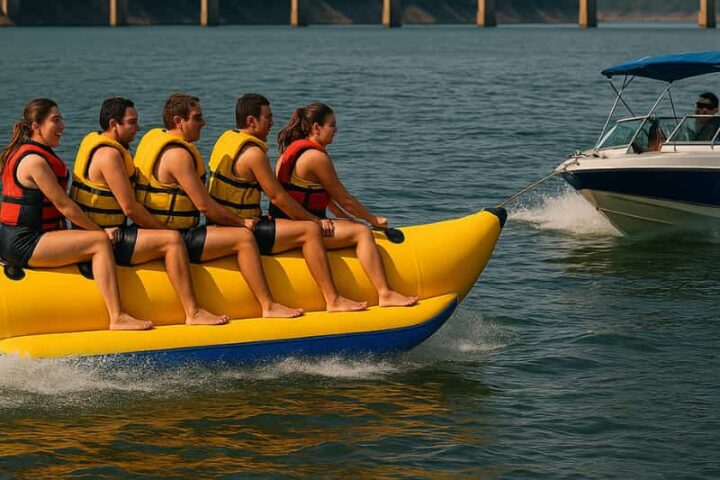 Paseos en banano en el dique Cabra Corral