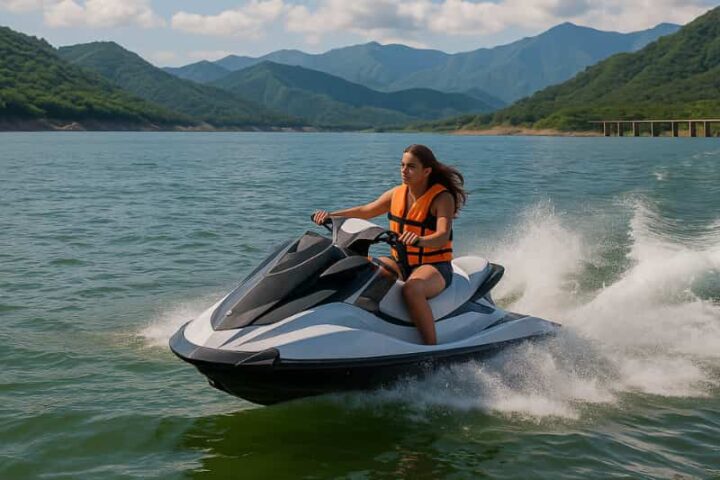 Paseo en moto de agua por el Dique Cabra Corral