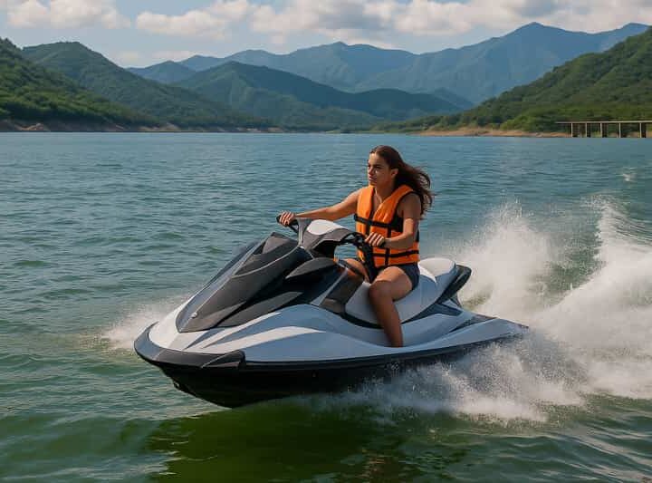 Paseo en moto de agua por el Dique Cabra Corral