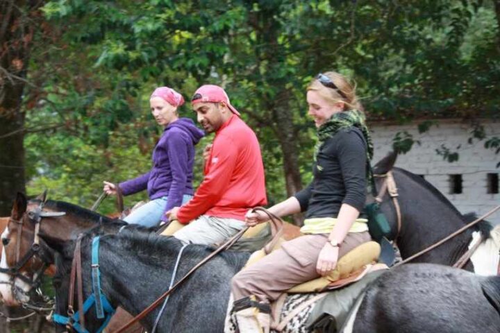 Cabalgando hacia el Cerro