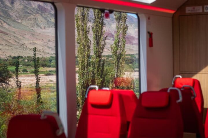 Tren Solar de la Quebrada. Interior de los vagones.
